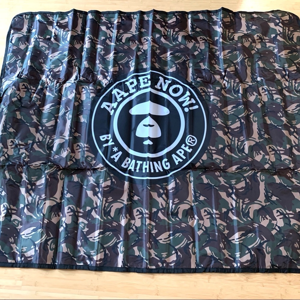 🦍Aape By *A Bathing Ape picnic mat